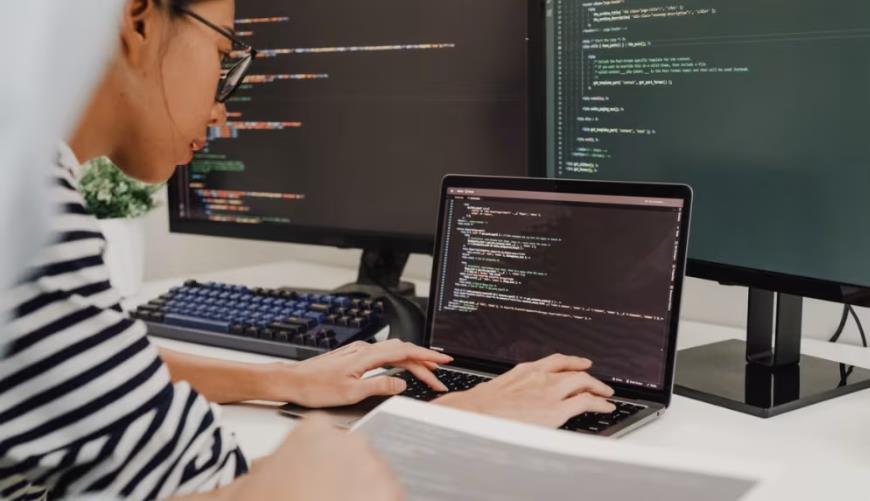 潮州小程序定制开发构建实时互动新生态：WebRTC+即时通讯双引擎驱动